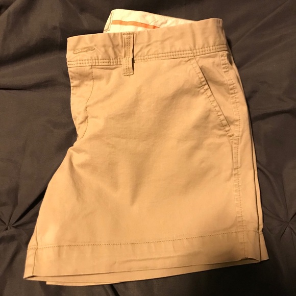 Old Navy low rise shorts - Picture 2 of 3